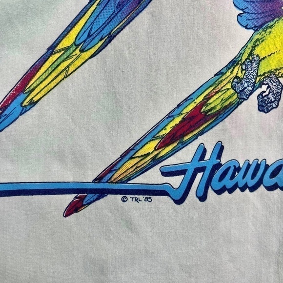 Vintage 1985 Hawaiian Tropics mint parrot graphic v neck shirt made in USA Sz S - Picture 4 of 7